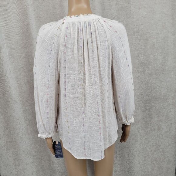 Democracy Woven Split V-Neck 3/4 Blouson Sleeve Crochet Edge Woven Top - Picture 7 of 15